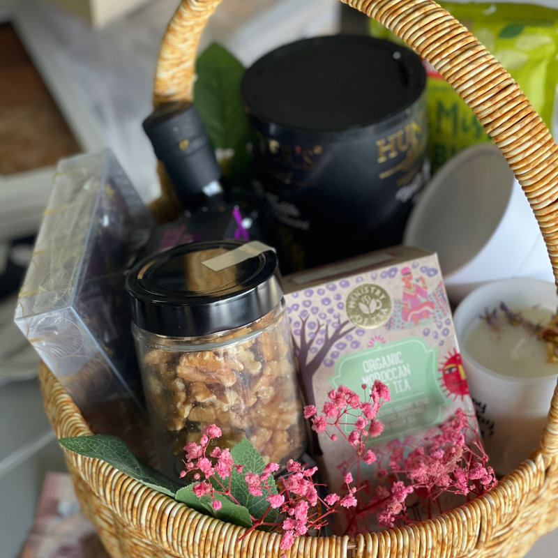 Nohaselections Hamper